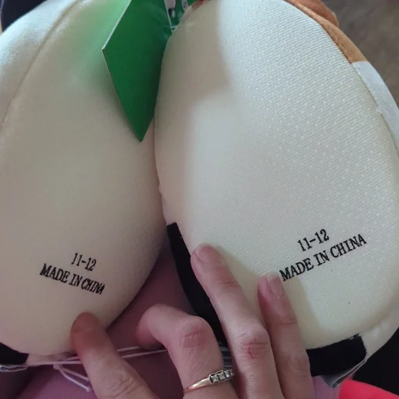 Christmas cat squishmallows slippers - Picture 5 of 5